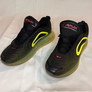 Nike Air Max 720
Retro Future